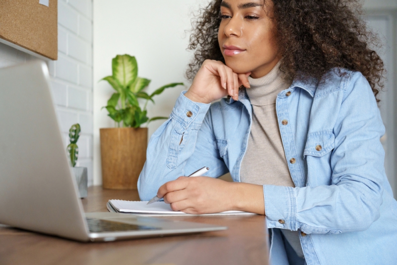 Black woman taking a course online